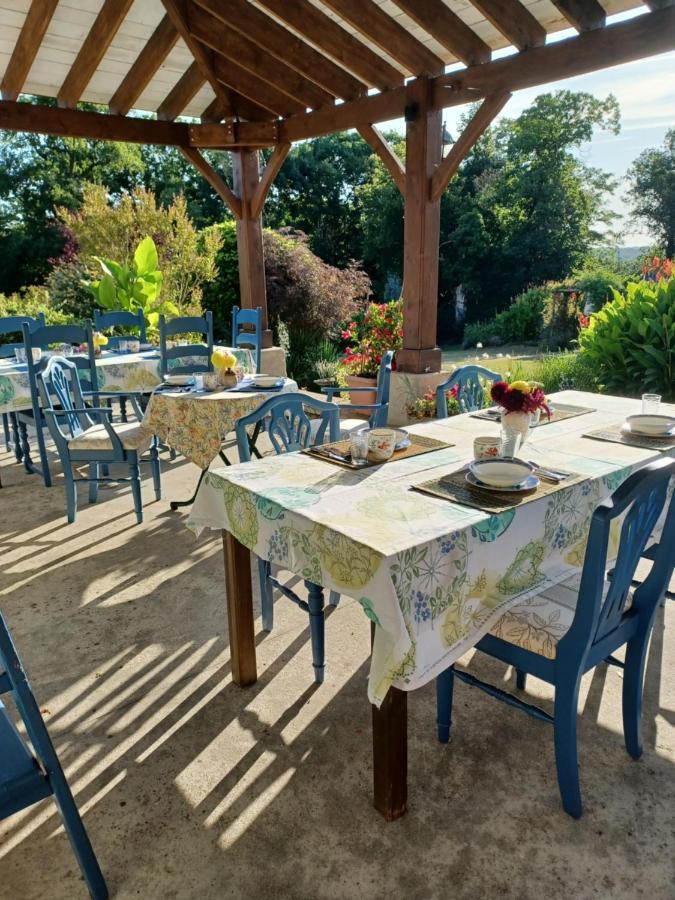 Hostal La Grange Terrou Saint-Germain-de-Confolens Exterior foto